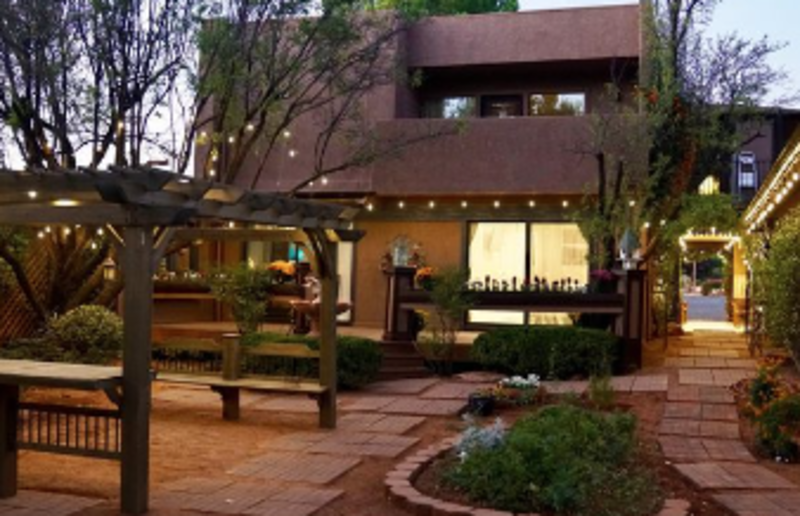 Lantern Light Inn & Wedding Gardens